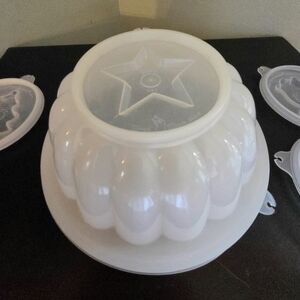 Vintage Tupperware Jel-n-Serve Jello Mold with 4 Interchangeable Design Molds 